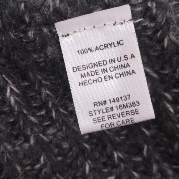 SLIGHTLY USED ONETHELAND PONCHO DARK GRAY SIZE MEDIUM 100% ACRYLIC - Picture 11 of 12